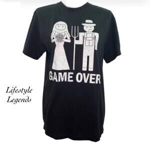 Lifestyle Legends Black White Farmer Wife Game Over Funny Graphic Tee Size M